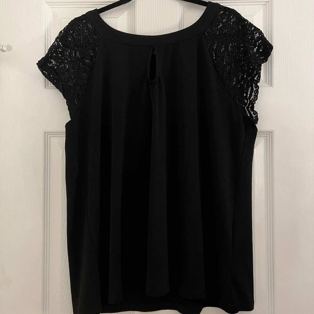 Torrid 2X blouse with lace sleeves
